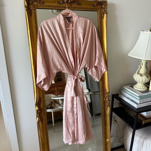 Victoria’s Secret Robe - Picture 3 of 5